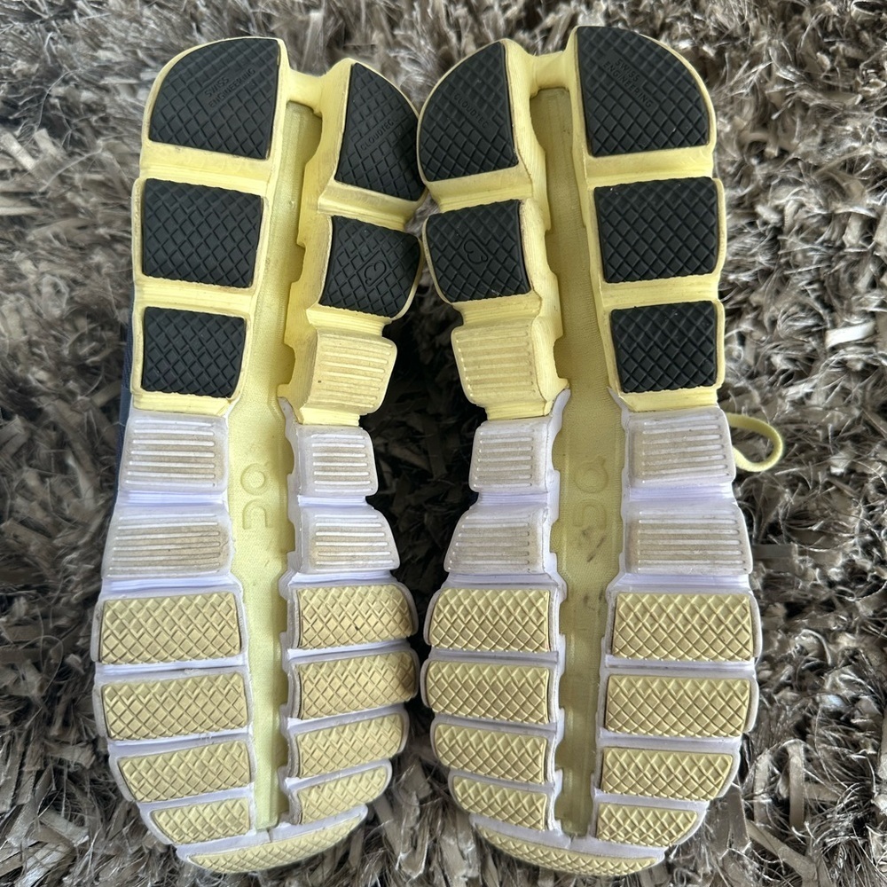 On Running Charcoal and Lemon Sneakers size W6 - Picture 3 of 10